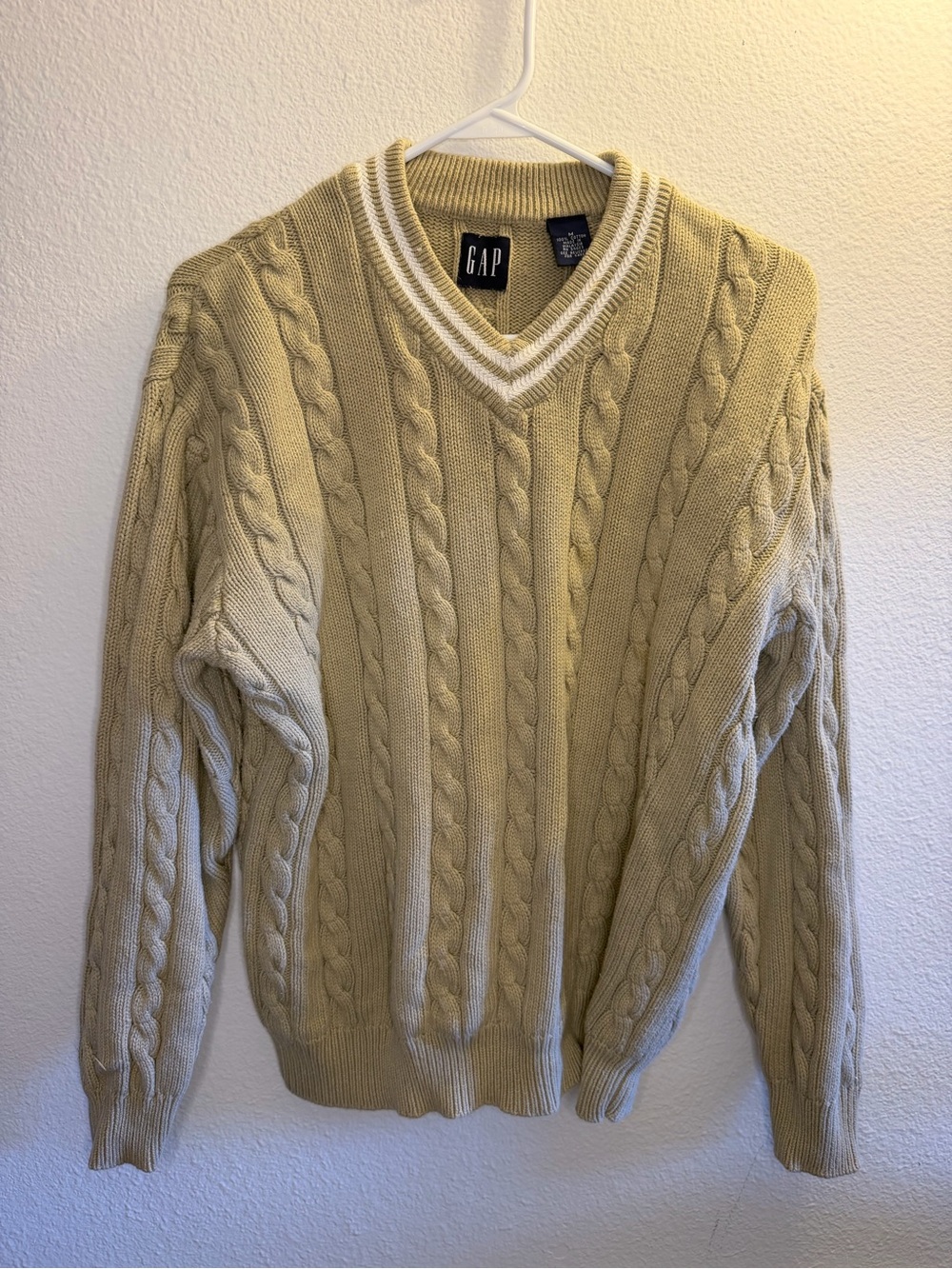 GAP Men’s Cable Knit V-Neck Sweater - Cream with White Trim